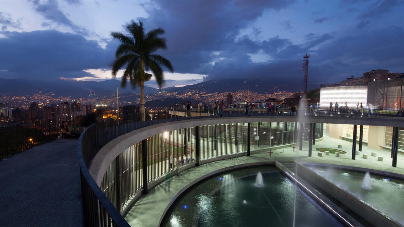 Cómo hizo Medellín para urbanizar las villas y ser un modelo para la región