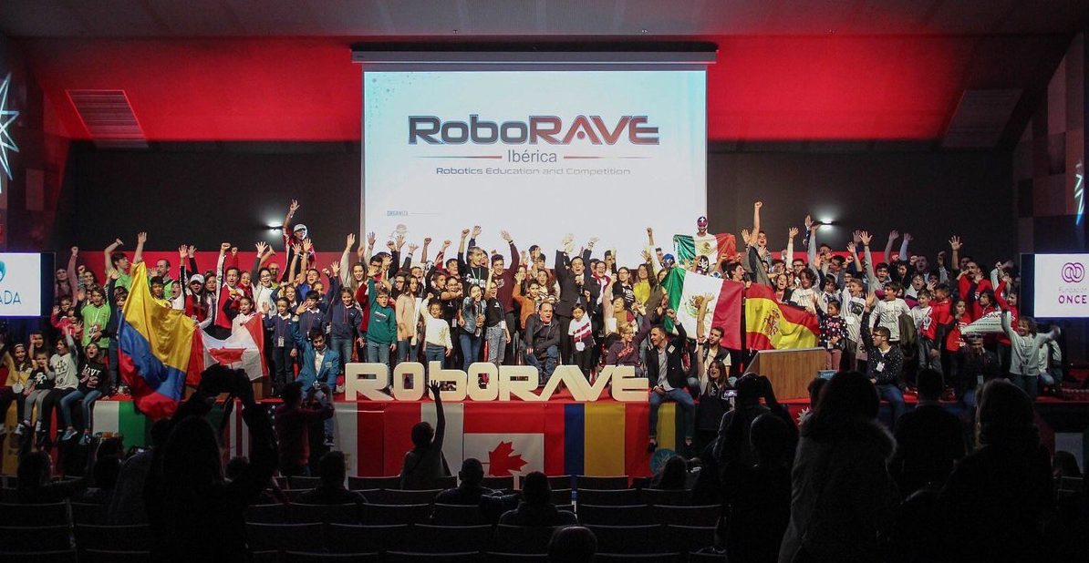 RoboRAVE entrega premio internacional en robótica a estudiantes de Medellín